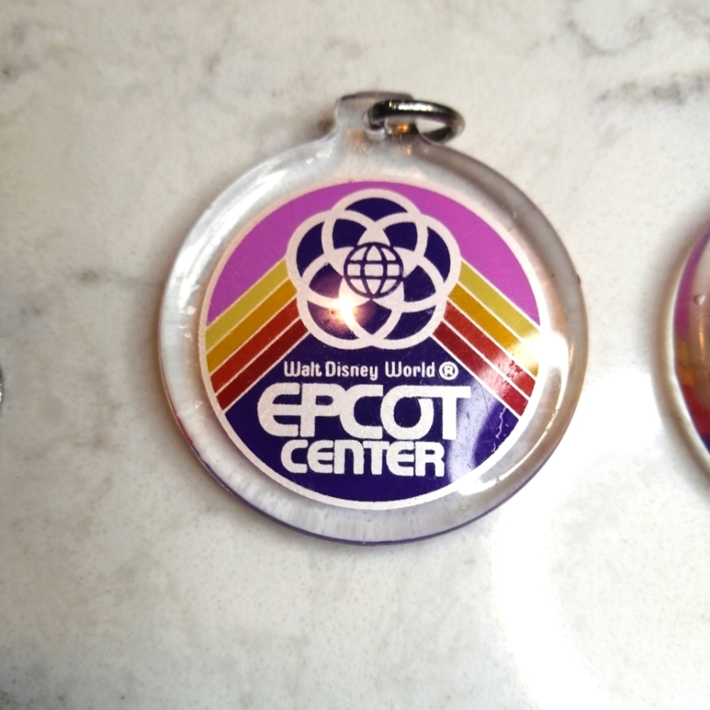Disney Epcot Center - Walt Disney world - Keychains keychain